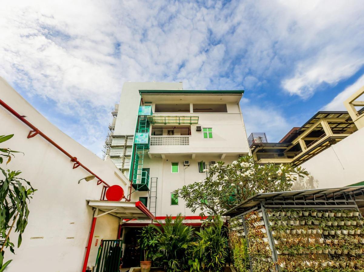Oyo 842 City Smiles Apartelle San Juan  Bagian luar foto