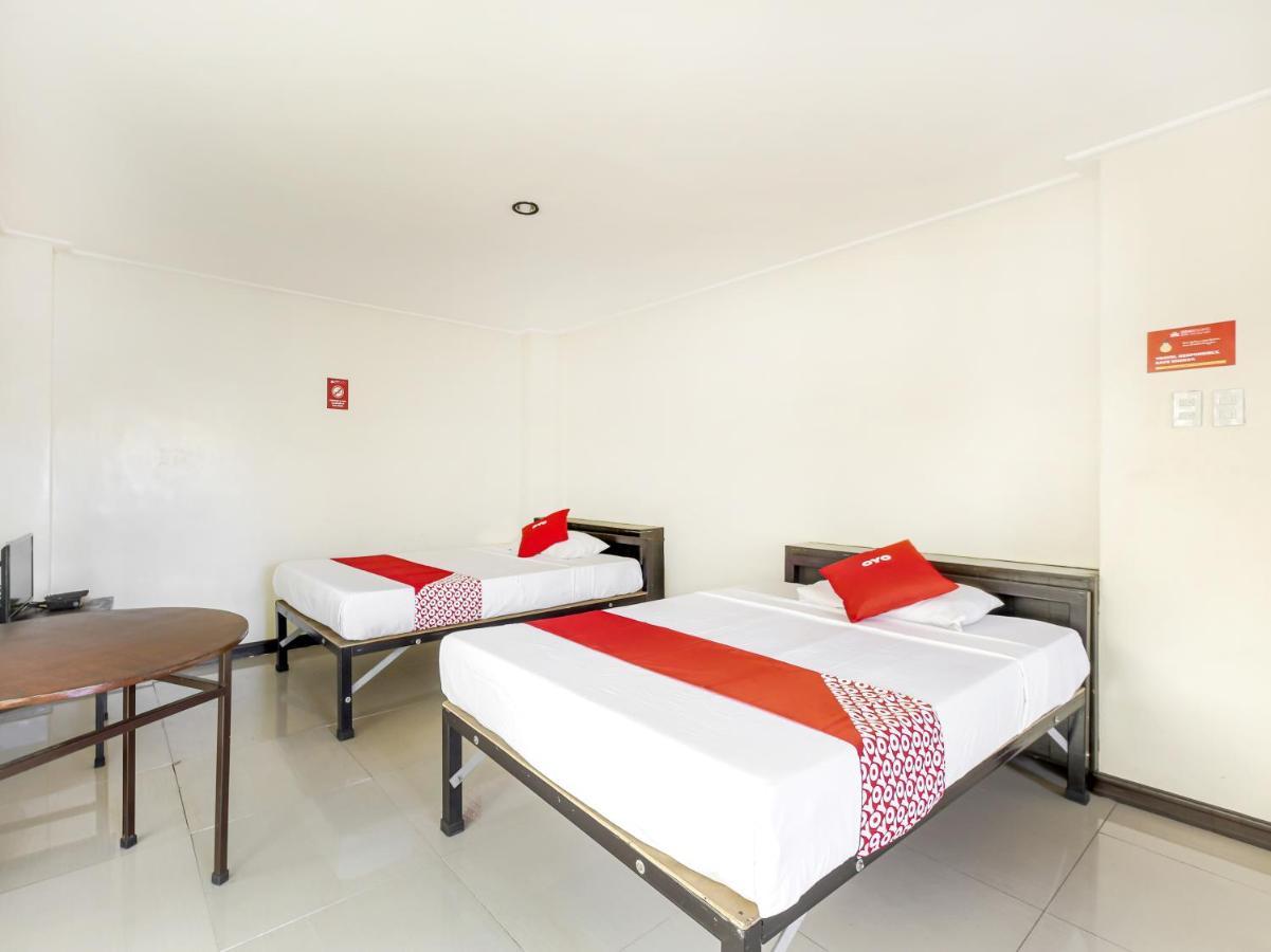 Oyo 842 City Smiles Apartelle San Juan  Bagian luar foto