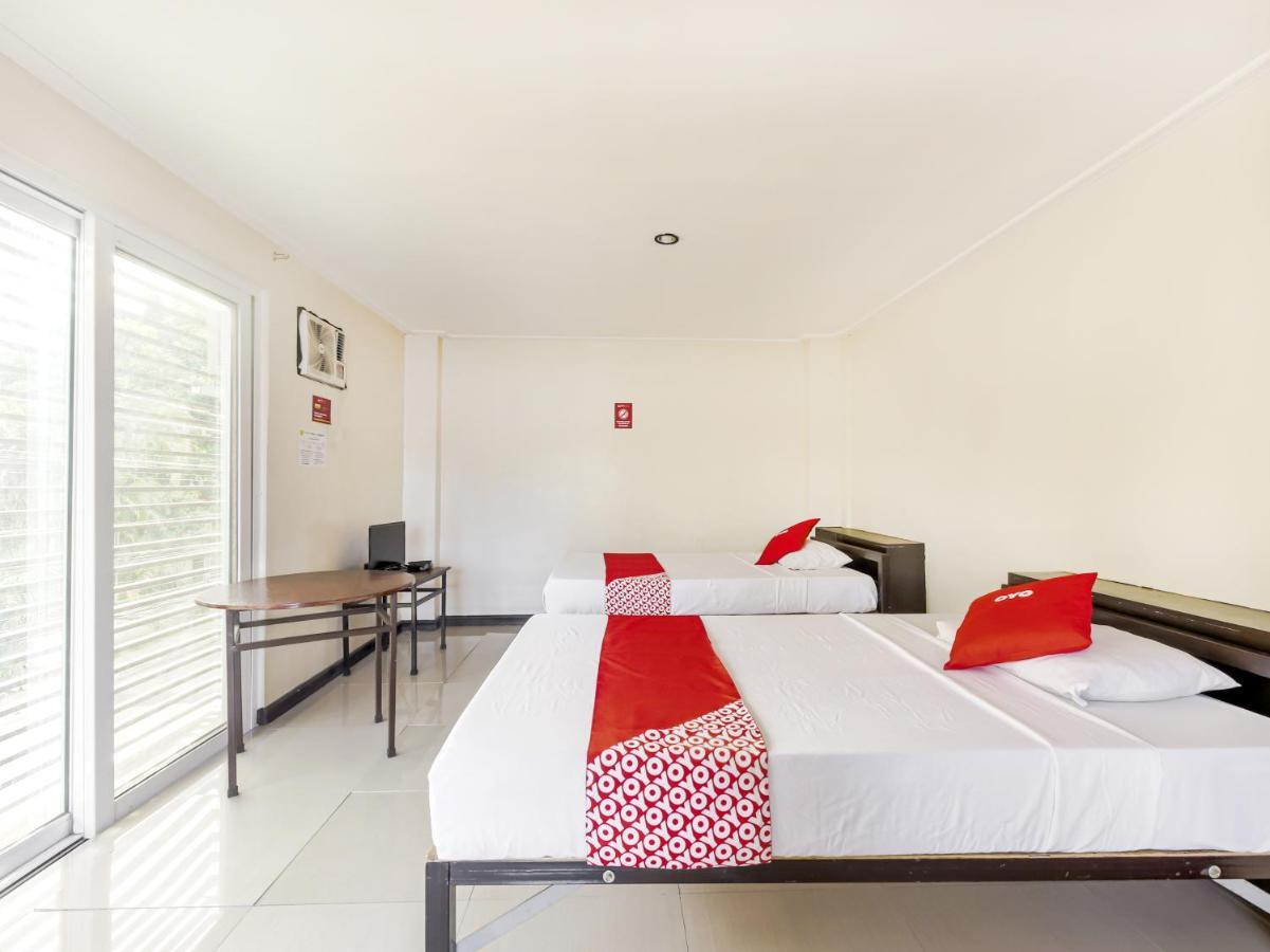 Oyo 842 City Smiles Apartelle San Juan  Bagian luar foto