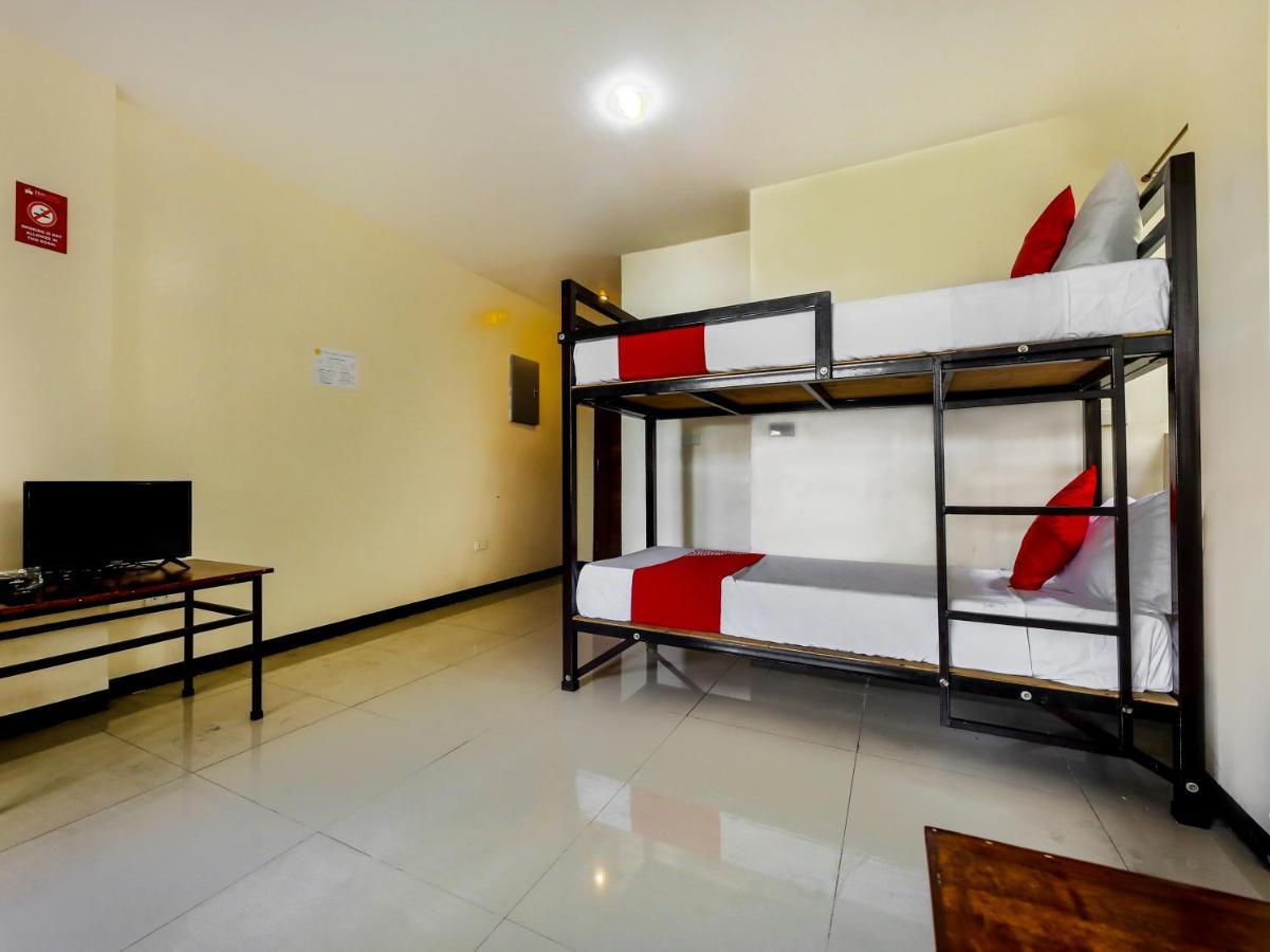 Oyo 842 City Smiles Apartelle San Juan  Bagian luar foto