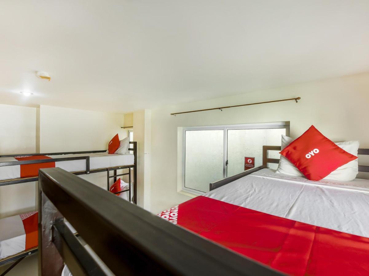 Oyo 842 City Smiles Apartelle San Juan  Bagian luar foto