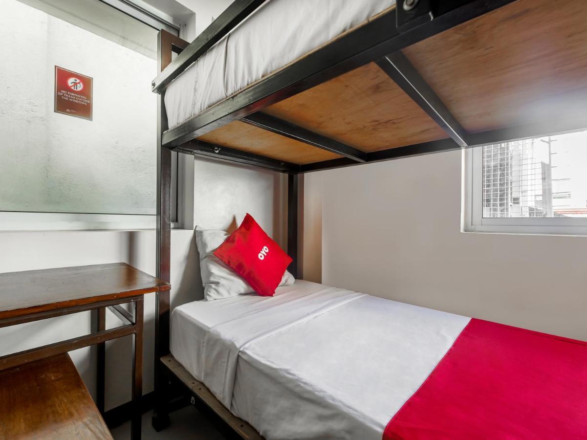 Oyo 842 City Smiles Apartelle San Juan  Bagian luar foto