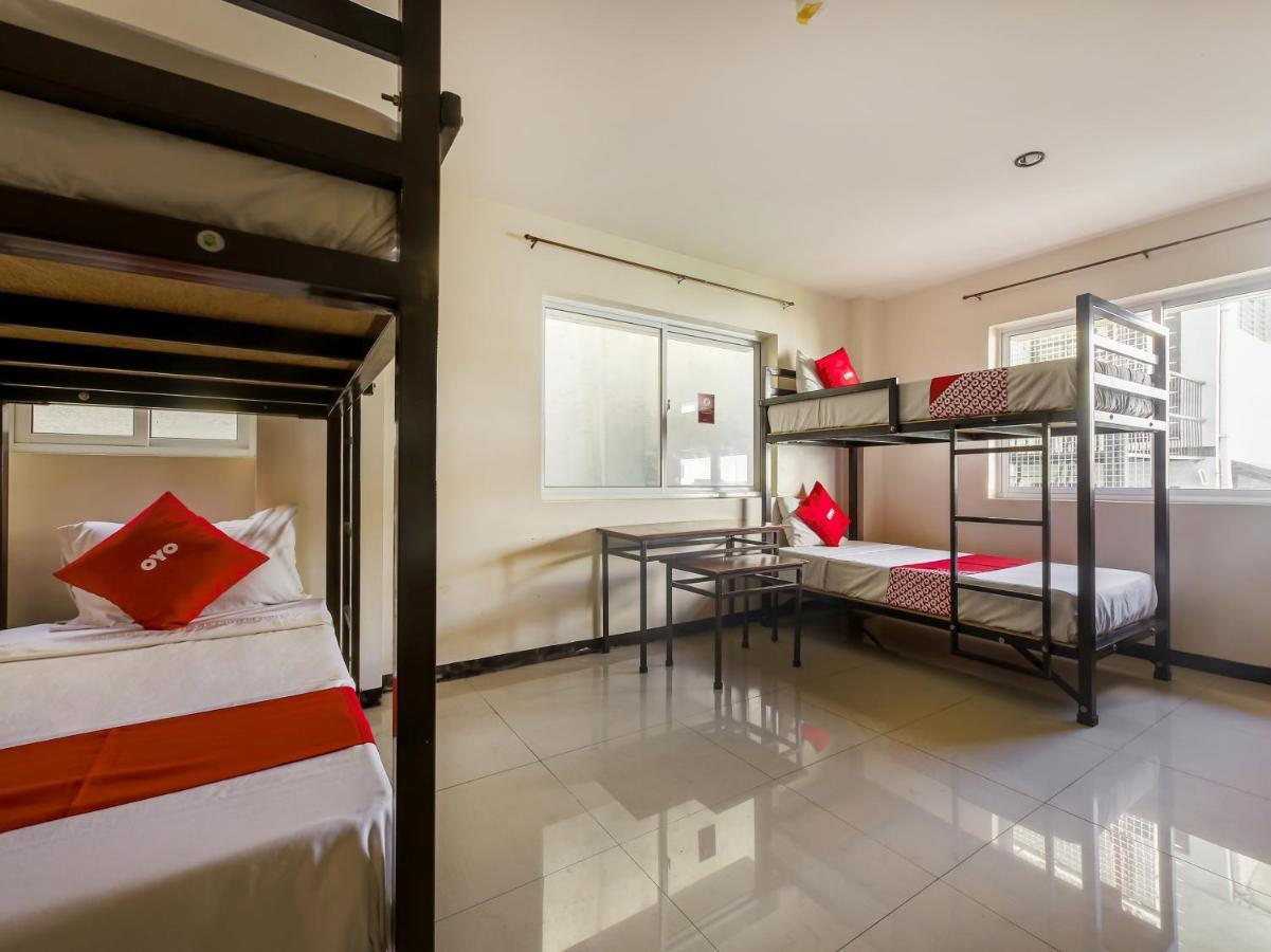 Oyo 842 City Smiles Apartelle San Juan  Bagian luar foto