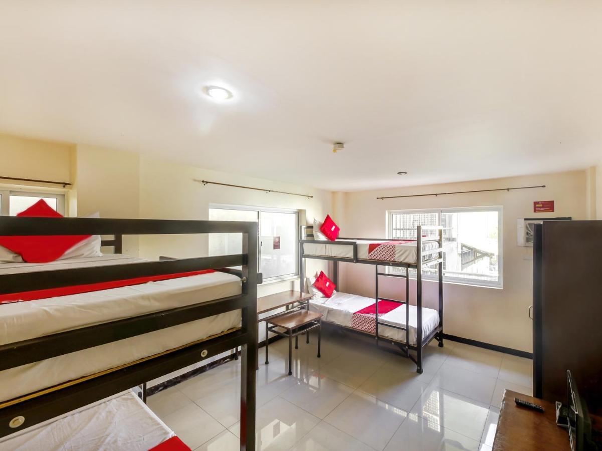 Oyo 842 City Smiles Apartelle San Juan  Bagian luar foto