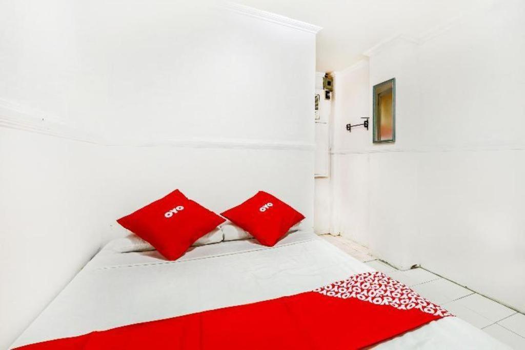 Oyo 842 City Smiles Apartelle San Juan  Bagian luar foto
